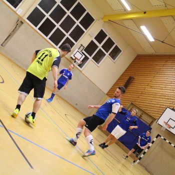 Hallenfußball