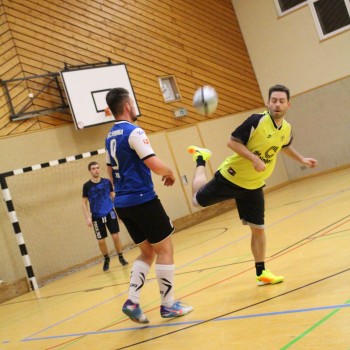 Hallenfußball